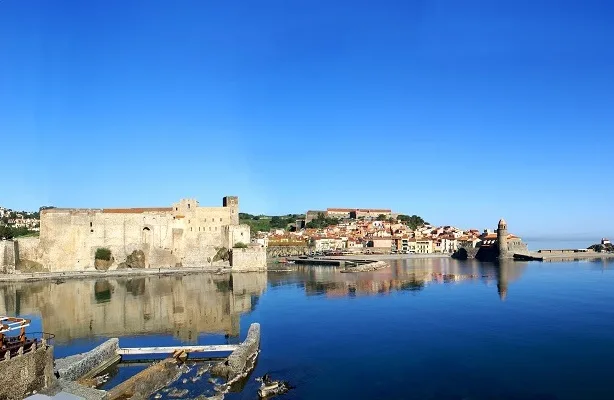 roadtrip-application-audio-lecture-d-un-millefeuille-architectural-collioure