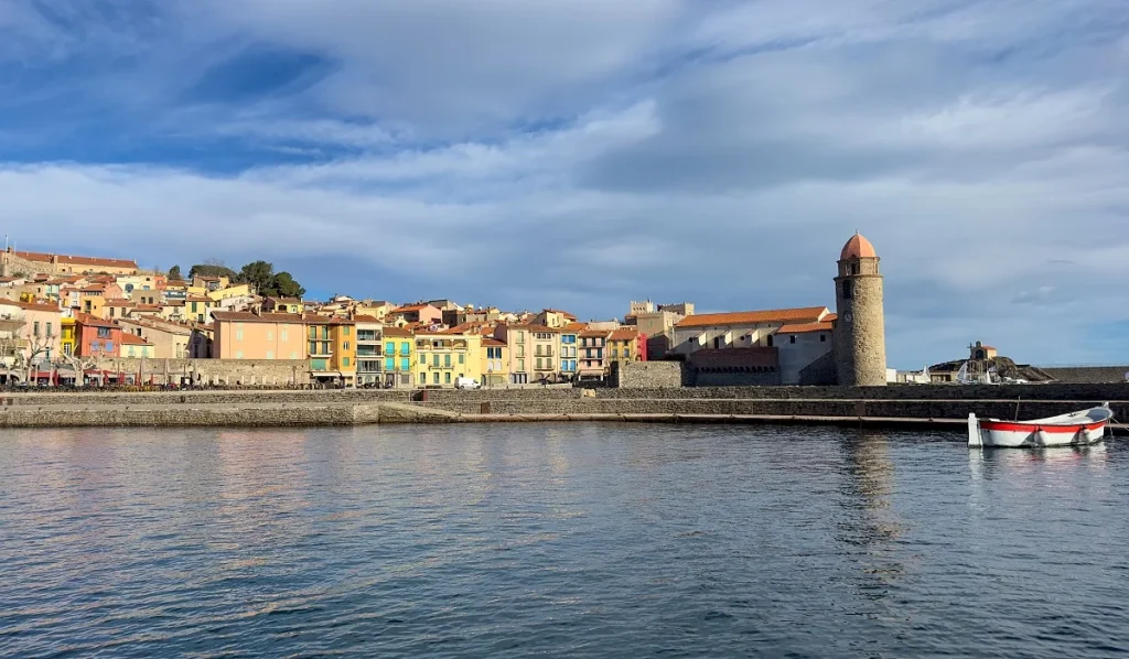 baie-de-collioure-et-vue-sur-l-eglise-collioure