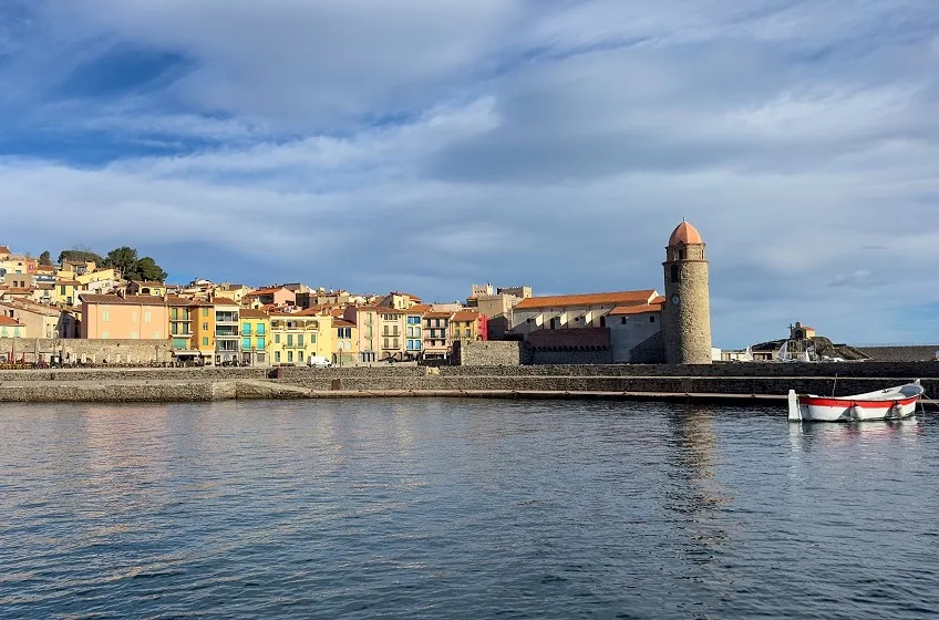 baie-de-collioure-et-vue-sur-l-eglise-collioure