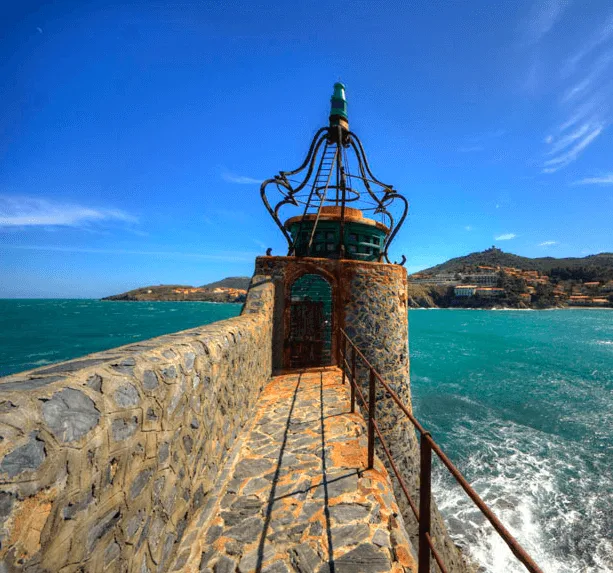 Le-phare-vert-Collioure