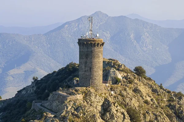 collioure-au-printemps--la-coloree-collioure-